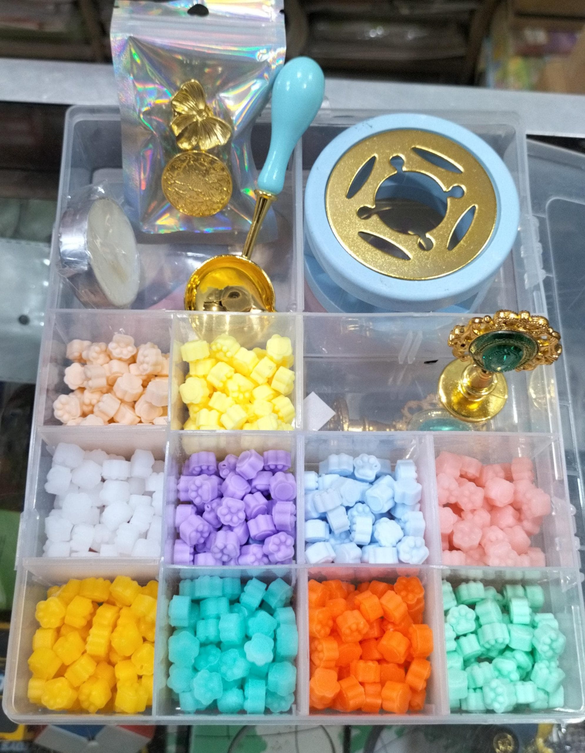 wax set with 3 different brass stamps with holder spoon candle heating stand (10 colors wax about 520 beans) wax set with 3 different brass stamps with holder spoon candle heating stand (10 colors wax about 520 beans)