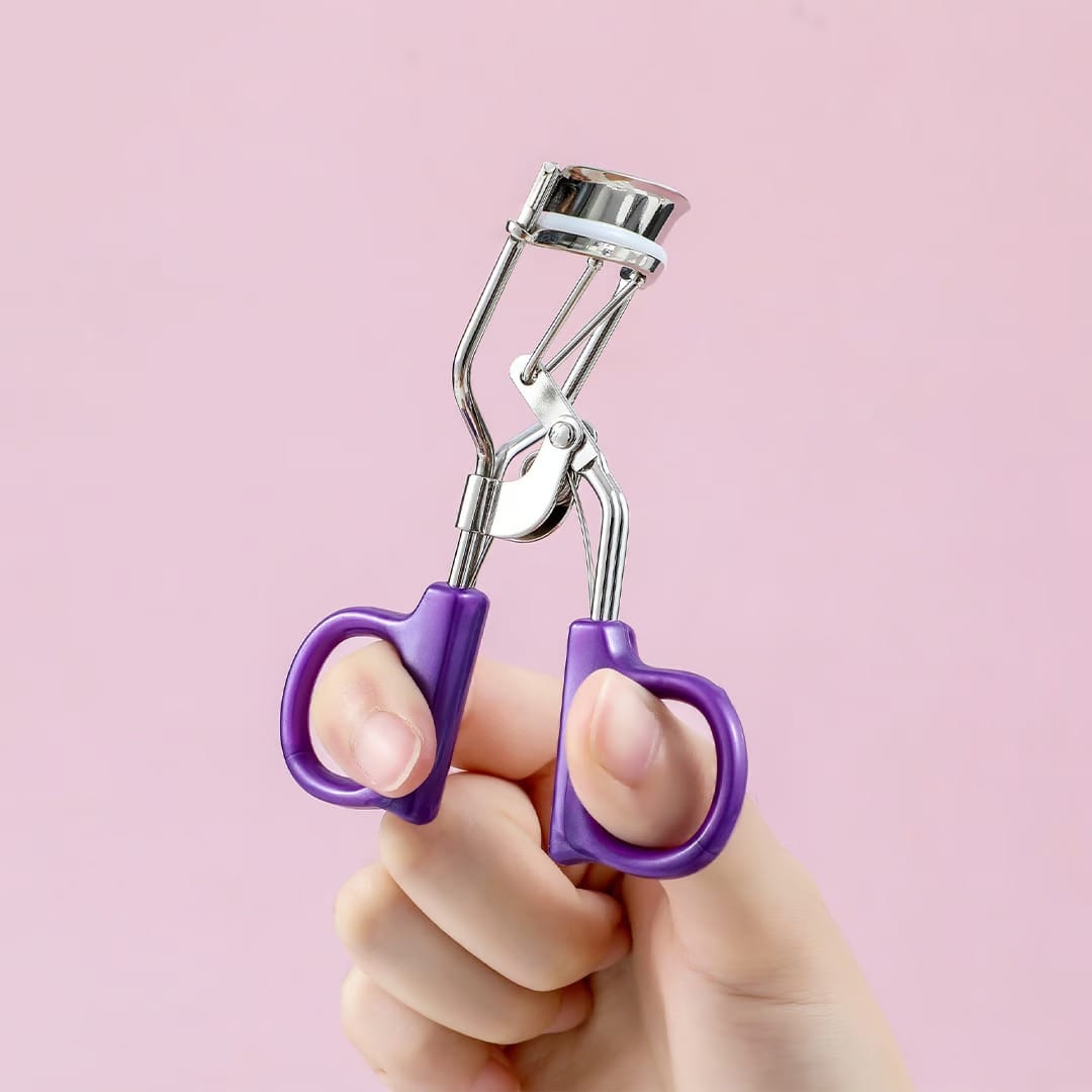 eyelash curler, makeup tool with silicone cushioned curler pad ,creates eye opening & lifted lashes (random color) eyelash curler, makeup tool with silicone cushioned curler pad ,creates eye opening & lifted lashes (random color)