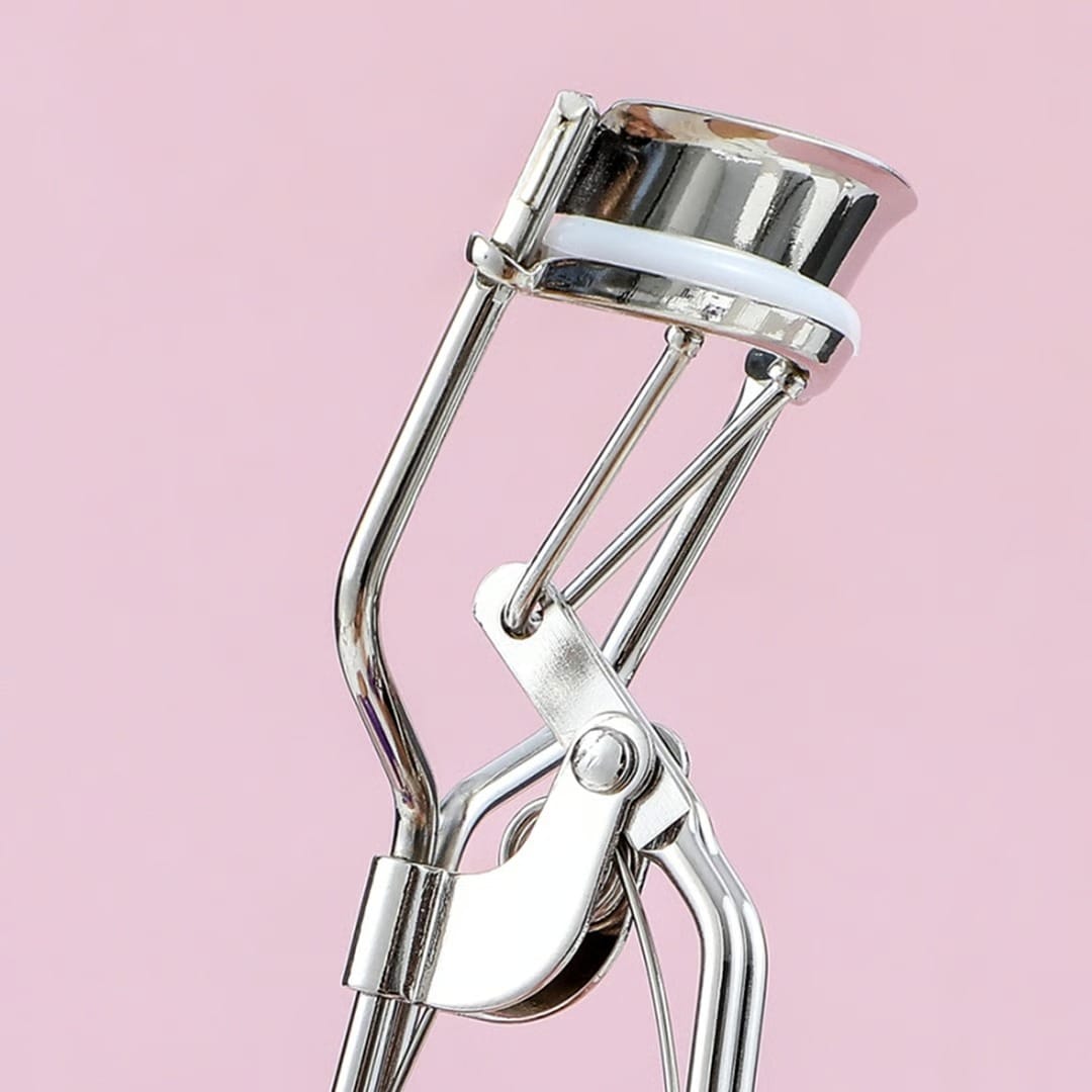 eyelash curler, makeup tool with silicone cushioned curler pad ,creates eye opening & lifted lashes (random color) eyelash curler, makeup tool with silicone cushioned curler pad ,creates eye opening & lifted lashes (random color)